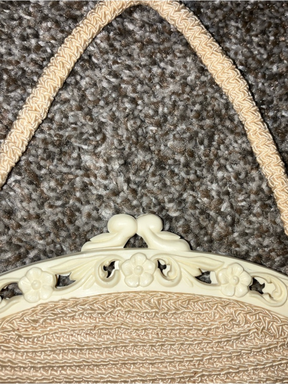 Popcorn Stitch Scalloped Crochet Top-Handle Bag In Light Beige Celluloid Trim - Picture 5 of 8